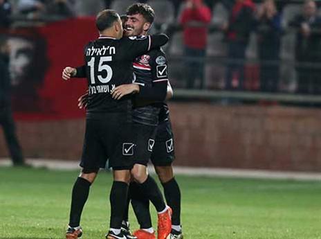 קיבל מחמאות. לקס (יוסי שקל)