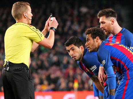 הוציא צהוב למסי (getty)