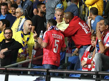 עימותים מכוערים נרשמו לפני הפתיחה (אלן שיבר)