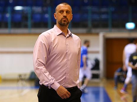 "היה נראה שיש לווייצ'יץ' אינטרס לפטר את המאמן" (אלן שיבר)