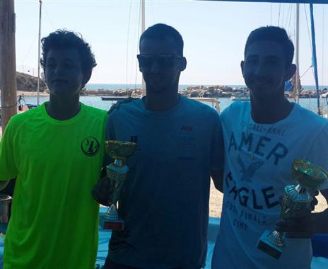 הזוכים בגברים עם הגביעים (איגוד השייט בישראל)