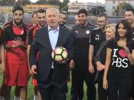 נתניהו עם אלונה ברקת והשחקנים. ביקור מפתיע