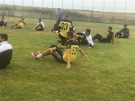השחקנים באימון הראשון בבולגריה. הערב יתאמנו באצטדיון (האתר הרשמי של בית"ר ירושלים)