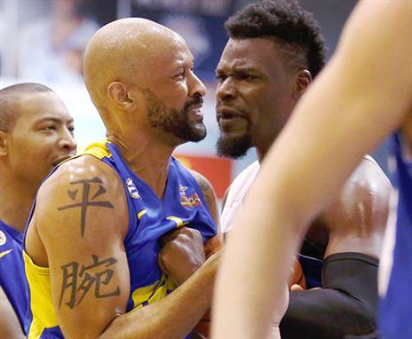 סמית'. שש עונות במדים הצהובים (מנהלת הליגה)