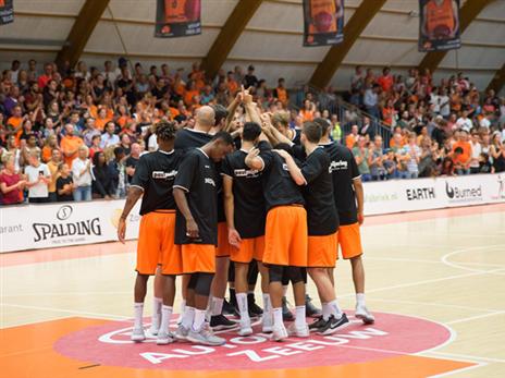 ישראל מחכה להולנד (FIBA)