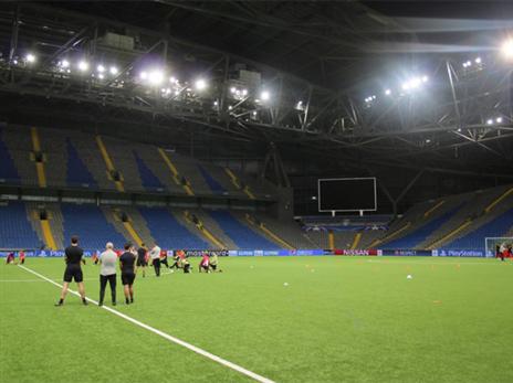 אסטנה ארנה. מכיל כ-30 אלף מקומות