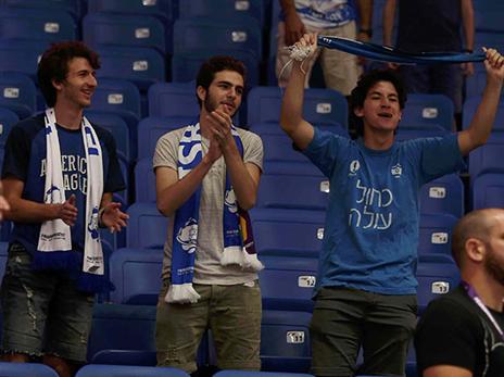 אוהדי הנבחרת. "לא כיבדו אותם" (אלן שיבר)