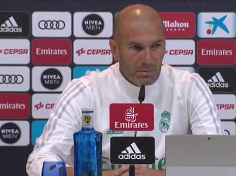 זידאן מצטנע. "אני לא המאמן הטוב בעולם"