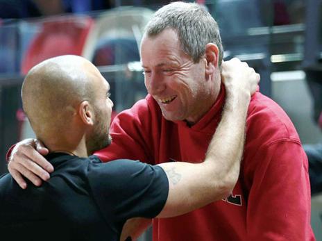 הצד היפה של אוהדי הפועל (אלן שיבר)