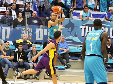 ניסים. מטווח שלשות באילת (מנהלת)