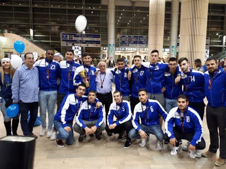 קבלת פנים חמה בנתב"ג