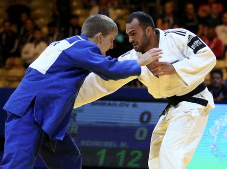 שמאילוב. ספארוב האזרי היה גדול עליו (אלן שיבר)