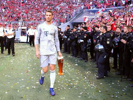 נוייר. יהיה על הספסל? (Getty)