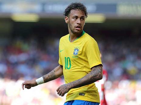 ניימאר, ילבש חולצה לבנה בעונה הבאה? (getty)