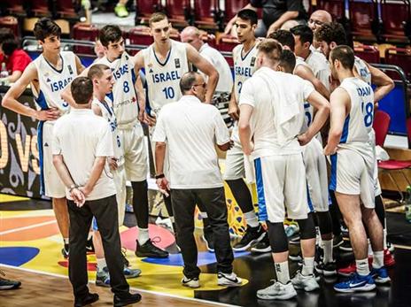 בית הלחמי מתדרך את חניכיו, נקודות ראשונות באליפות (באדיבות פיב"א, האתר הרשמי)