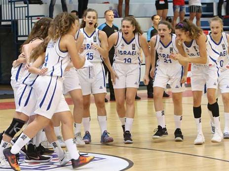 חגיגה ישראלית של הנערות (באדיבות איגוד הכדורסל)