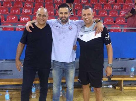 דודי פלח (משמאל), עשה סדר בדברים (באדיבות עמוד הפייסבוק של הפועל ראשל"צ)