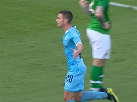 קניקובסקי חוגג את שער היתרון