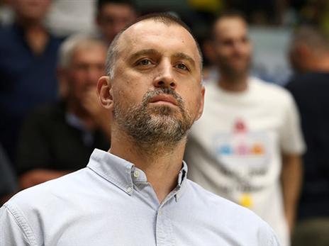 גם הוא טען שלא מכיר את קורקין. וויצ'יץ' (אלן שיבר)