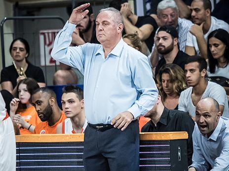 צביקה שרף. לא לזה הוא ציפה אחרי הזכייה בגביע ווינר (מנהלת הליגה)