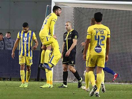 מכה קלה בכנף (אלן שיבר)