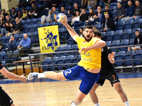 סניר נציה. בדרך למקום הראשון (האתר הרשמי)