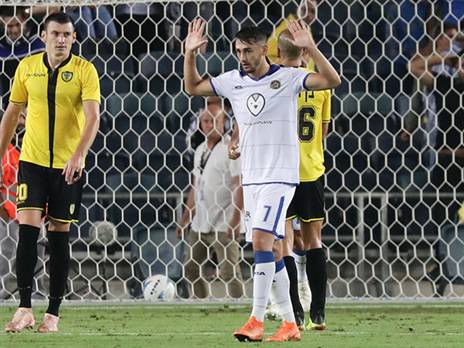 לא דפק חשבון לאקסית. עומר אצילי (דני מרון)