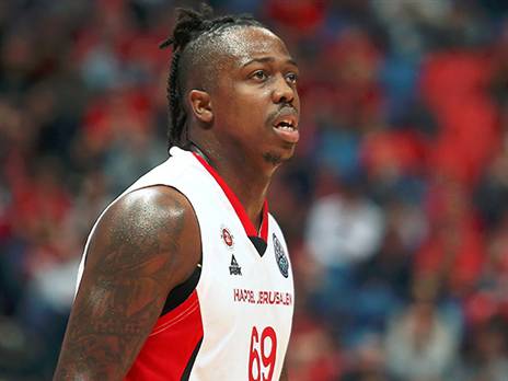 בראון. שתי נקודות עם הבאזר (אלן שיבר)