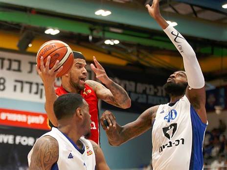 פלדין. כבר מרגיש אווירת פלייאוף (צילום: אלן שיבר)