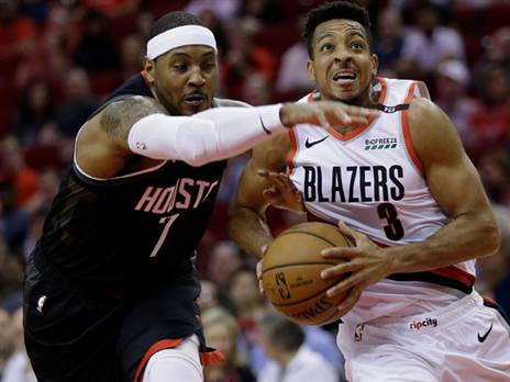 אנתוני. אפילו הגנה הוא יעשה כדי למצוא קבוצה (Getty Images)