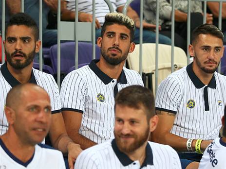 יהונתן כהן (באמצע). יחזור לסגל מול בית"ר? (אלן שיבר)