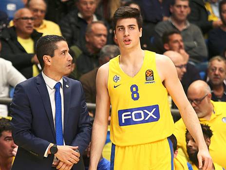 אבדיה עם ספרופולוס. יקבל דקות? (אלן שיבר)