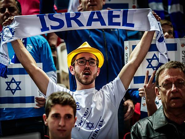 אוהדי הנבחרת. חגיגת כדורסל בת"א (עודד קרני)