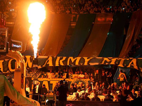 התגעגעתם? אווירה לוהטת בהיכל (אלן שיבר)