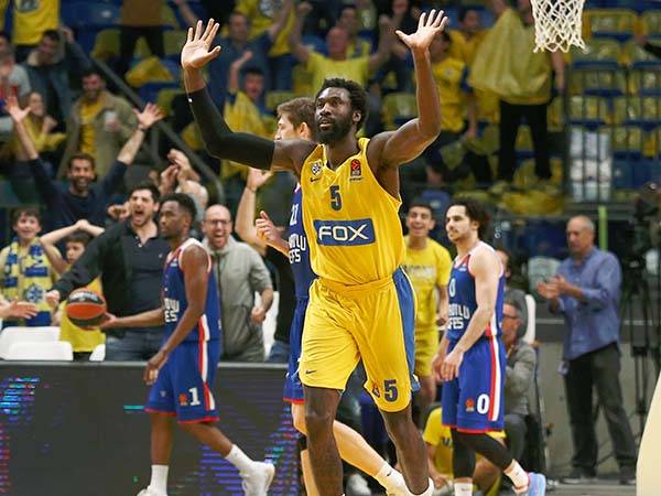 דאבל-דאבל אדיר להאנטר. (אלן שיבר)