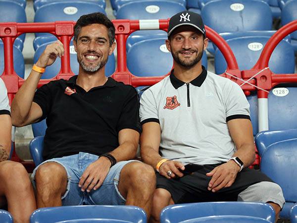 לא הצליח להתאושש מהפציעות. עזוז לצד גאדיר (צילום: אודי ציטיאט)