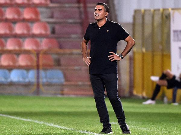 מחפש חיזוק, סילבס (אלן שיבר)