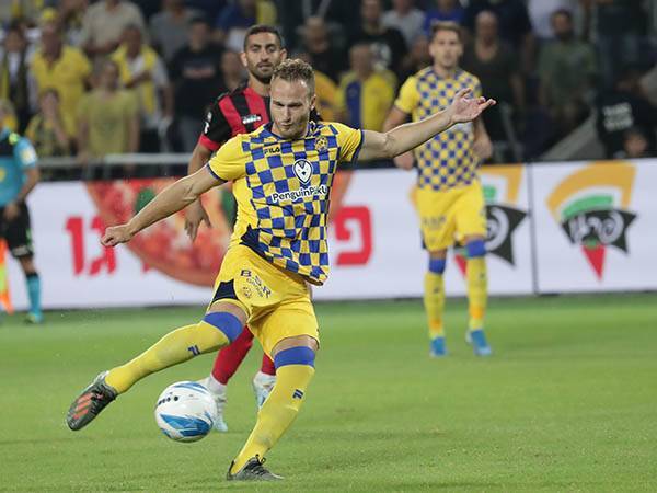 גלזר. "התנאים יותר טובים מאשר קבוצת בוגרים טובה בליגת העל" (אלן שיבר)