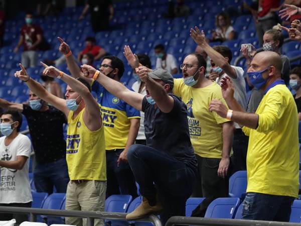 כאוס בהיכל (דני מרון)