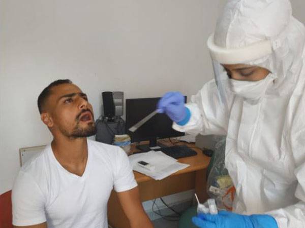 גם השחקנים עברו בדיקת קורונה