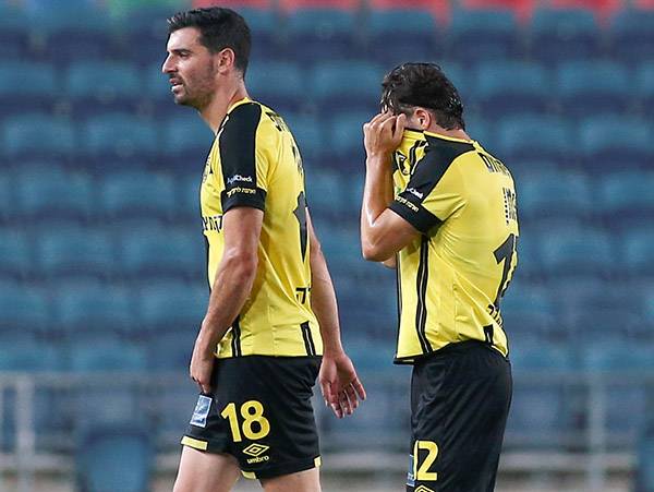 "אולי כדאי לדחות". שחקני בית"ר (צילום: אלן שיבר)