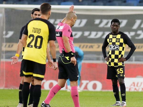 בית"ר קורסת. הפנים לב"ש (אלן שיבר)