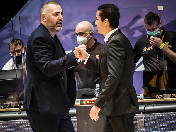 יאניס ודדאס. נוק-אאוט יווני (עודד קרני)