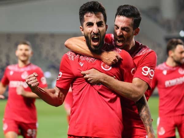 קבוצה אחרת מאז הצטרפותם. ביטון ואיינבינדר (דני מרון)