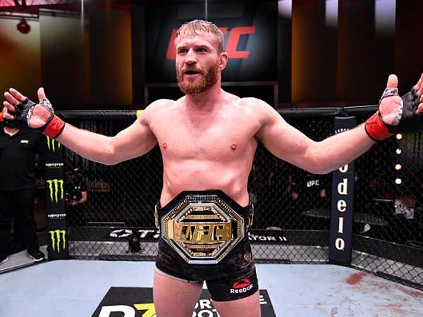 בלחוביץ' שמר על תואר אלוף העולם במשקל חצי כבד