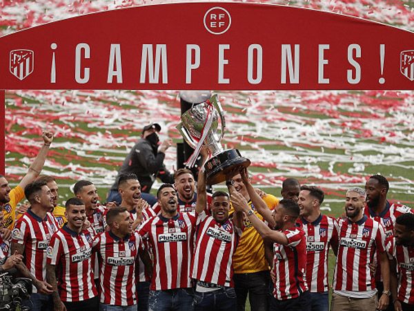 גם אתלטיקו הניפה אחרי המון זמן (getty)