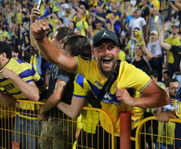 אוהדי מכבי ת"א. עדיין בתמונה (לירון מולדובן)