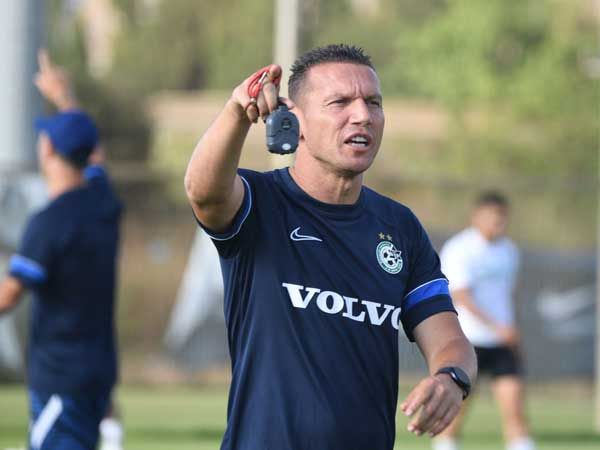 ברק בכר. המאמן עומד בפני עונה מלאת אתגרים (האתר הרשמי של מכבי חיפה)