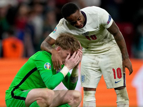 סטרלינג. בגמר הוא גרם יותר נזק מתועלת (GETTY)