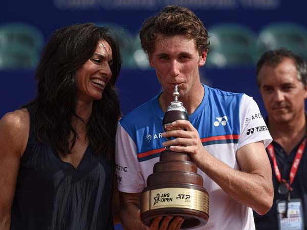 רוד עם סבאטיני. זכה בטורניר בואנוס איירס (Getty)